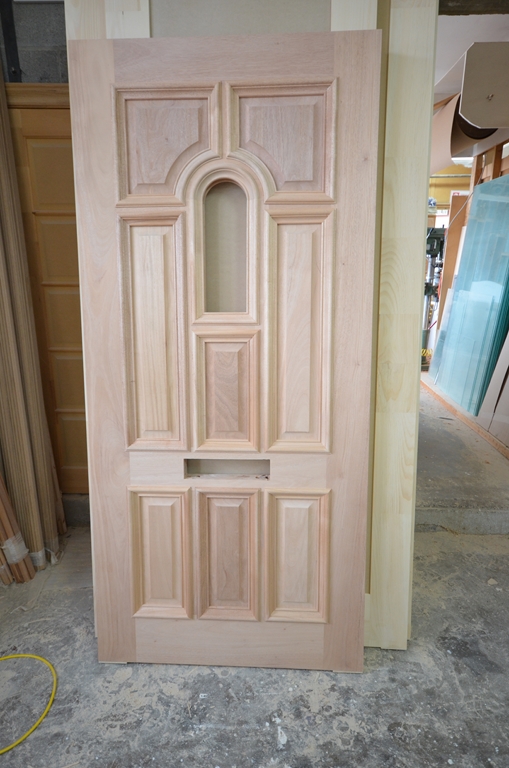 Fabrication de portes de bois d’intérieur et de portes architecturales pour nos distributeurs